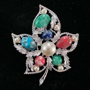 vintage Sarah Coventry multicolor cabochon faux pearl leaf brooch